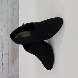 XٜᐧAppeal Size 8 Jacy Black Suede Bootie